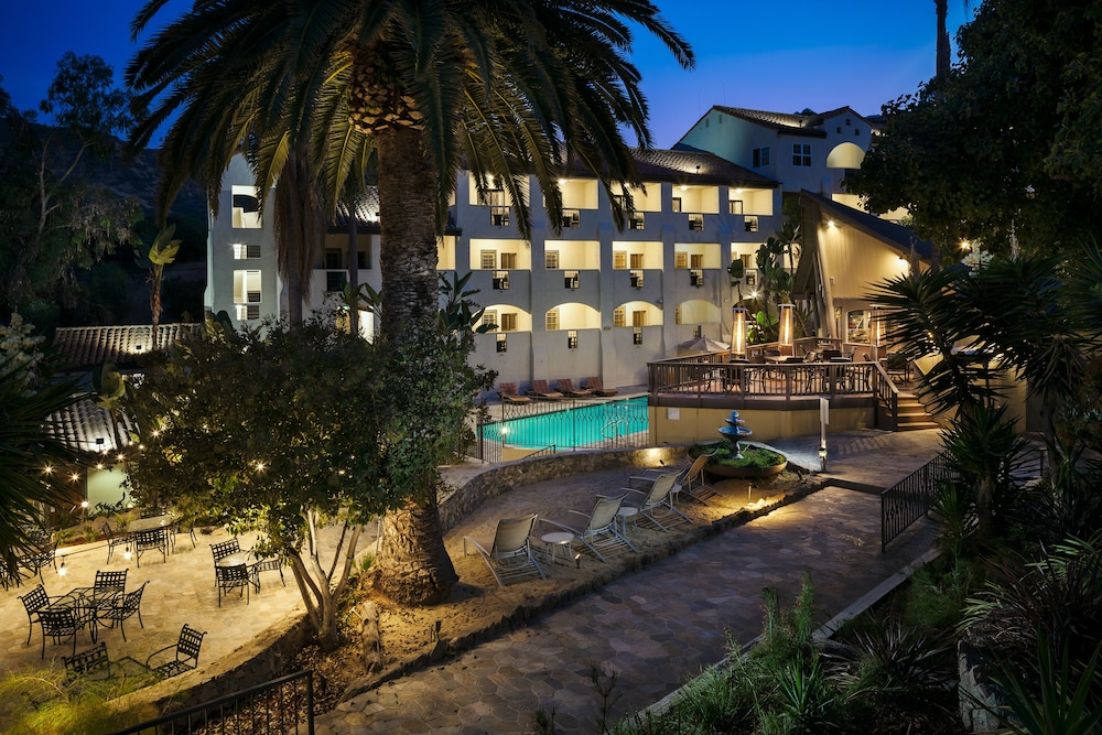 Catalina Canyon Inn - photo 32