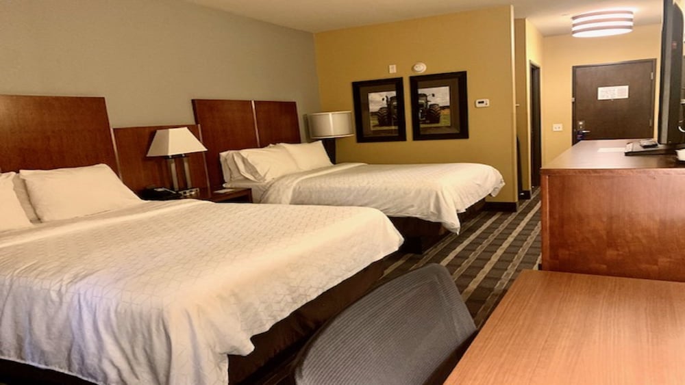 Holiday Inn Express & Suites Perry National Fairground Area #34 by IHG - photo 17