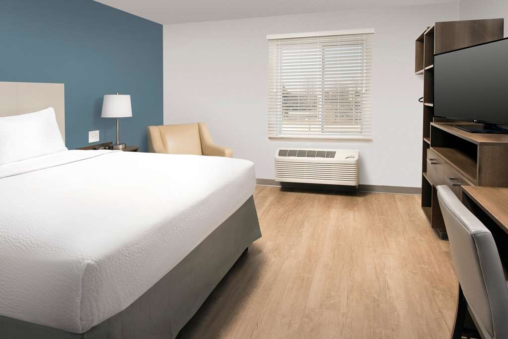 WoodSpring Suites Chicago Tinley Park - photo 7