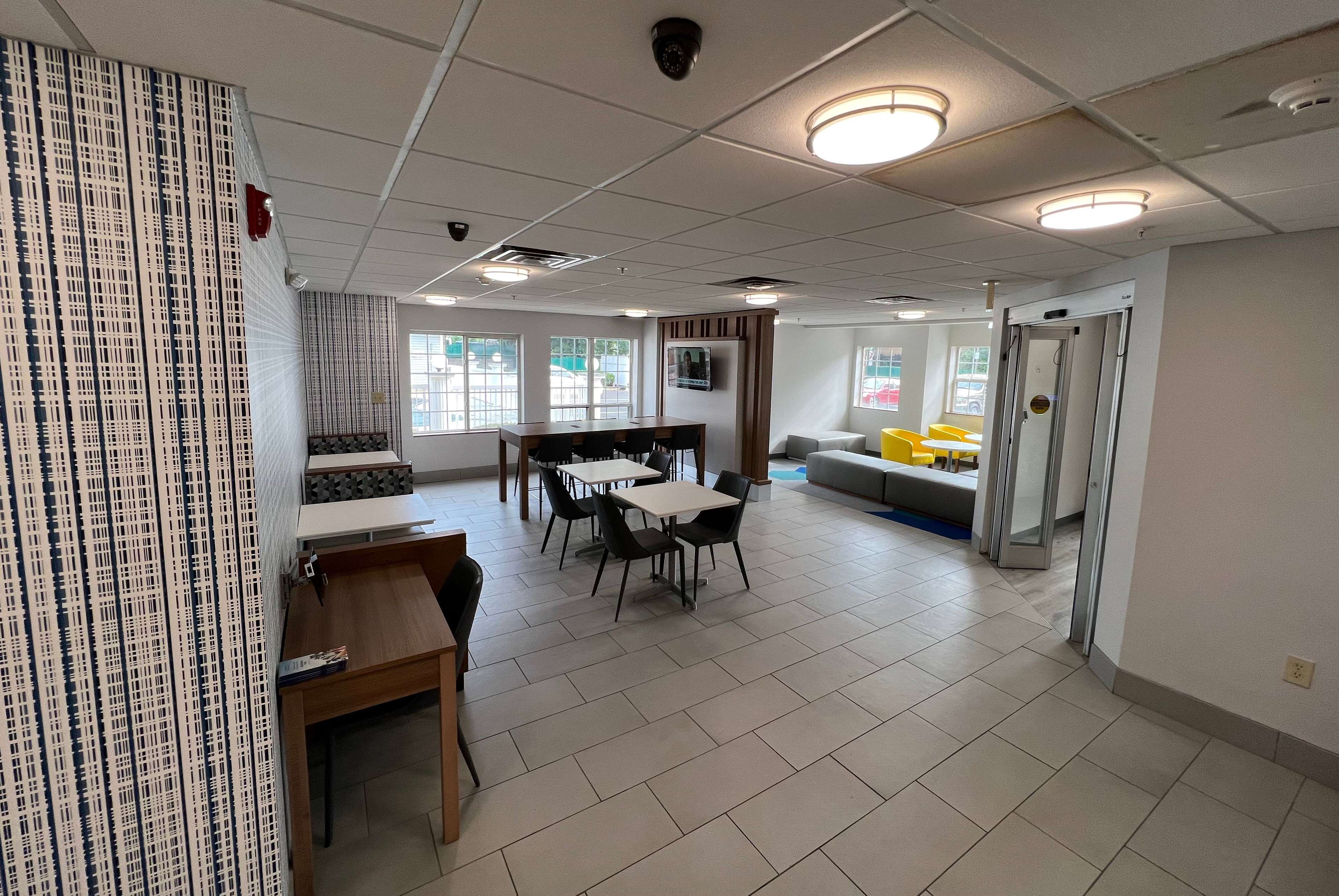 Microtel Inn & Suites by Wyndham Charlotte Northlake in Charlotte, United States