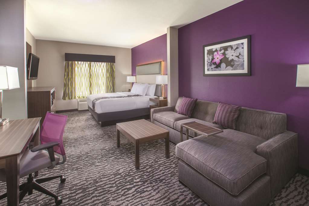 La Quinta Inn & Suites by Wyndham NW Tucson Marana - photo 45