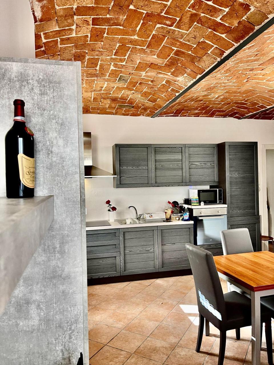 Ca D la Trifola Free Parking — 4-Star Luxury Hotel in Alba, Italy