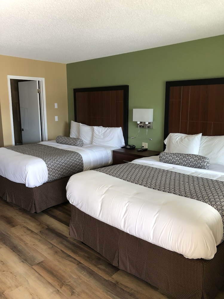 Knight's Inn Motel - photo 25