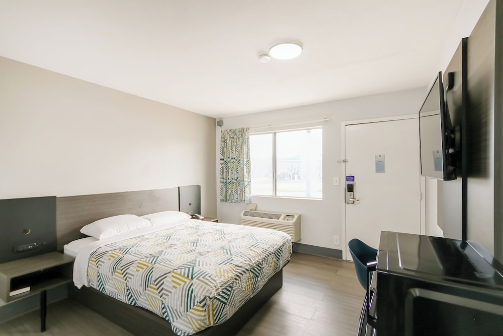 Motel6 Topeka KS Northwest - photo 8