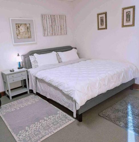 Walkable Uptown area King Suite Quiet and Private — 4-Star Luxury Hotel in Charlotte, United States