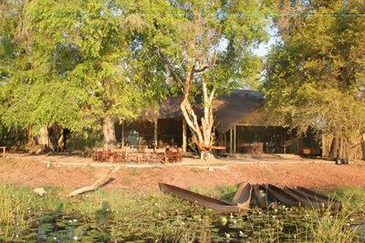 Pompom Camp — 4-Star Luxury Hotel in Nokaneng, Botswana
