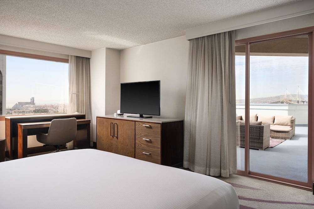 Hilton Long Beach Hotel - photo 28