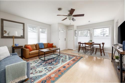 Bay Breeze Getaway Blocks to the Beach Downtown AC Fenced Yard in Traverse City, United States