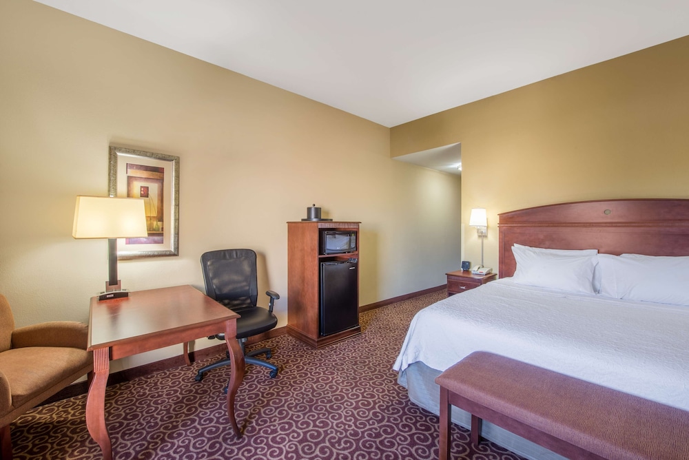 Hampton Inn & Suites Oklahoma City South - photo 21
