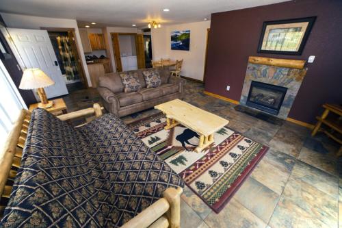 Rocky Mountain Retreat 1a By Rocky Mountain Resorts — Estes Park