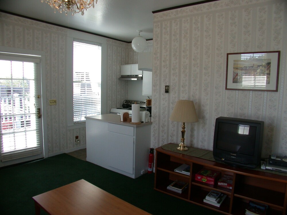 Nicholson House at Beaujolais - photo 33