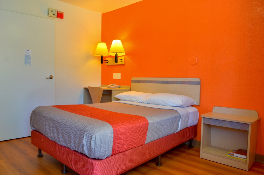Motel 6 Santa Nella on i 5 - photo 11