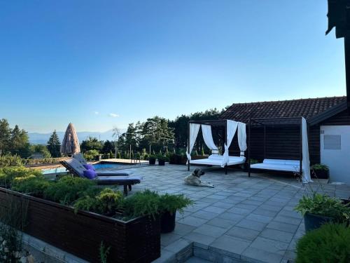 Kuća sa bazenom Sarajevo Lavanda Estate — 4-Star Luxury Hotel in Sarajevo, Bosnia and Herzegovina