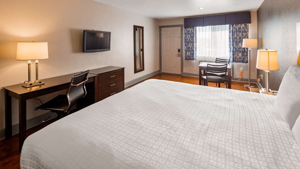 SureStay Plus Hotel by Best Western Hammond - photo 10