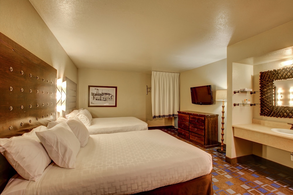 The Nautical Beachfront Resort - photo 4