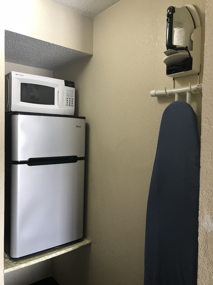 West Motel - photo 20