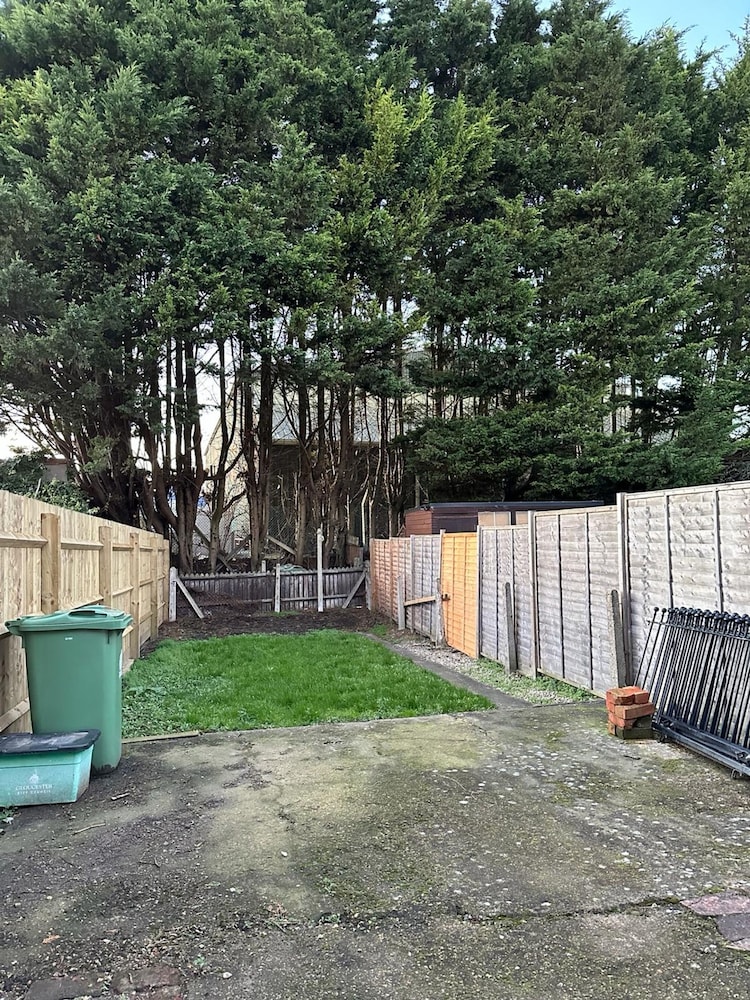 3 bed Chill Glouc Free Parking in Gloucester, United Kingdom