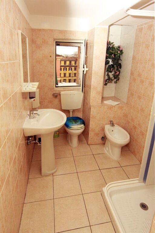 Hotel Lucia in Rome, Italy