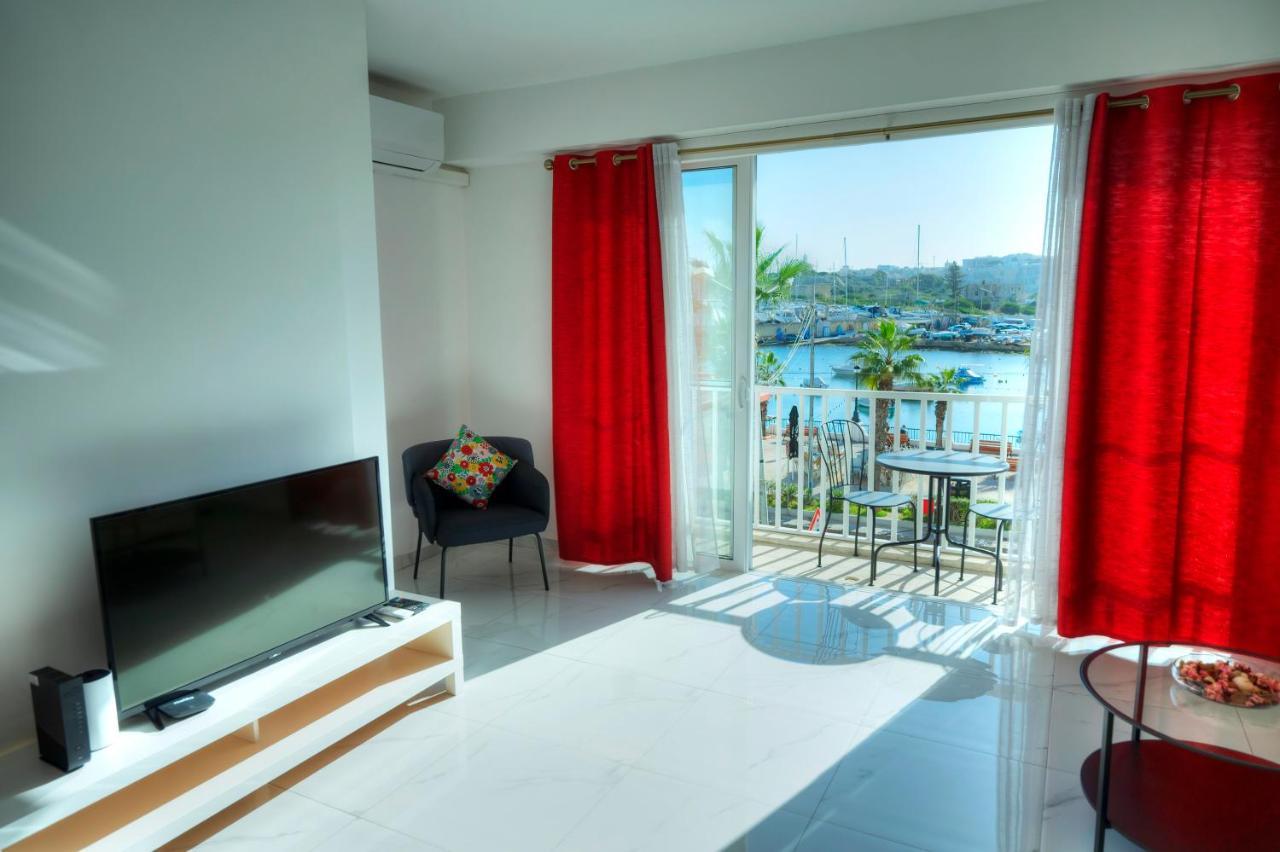 Spacious seafront 2 bedrooms with hot tub GOGZR 5 — 4-Star Luxury Hotel in Gzira, Malta