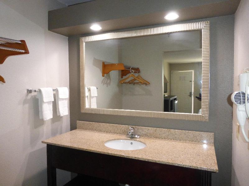 Red Roof Inn Columbia TN - photo 32