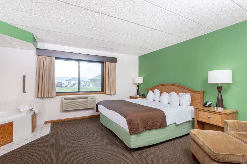 AmericInn by Wyndham Eau Claire - photo 29