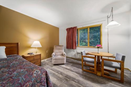Executive Inn Cass City - photo 5