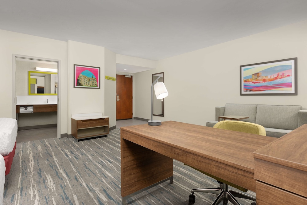 Hampton Inn & Suites Durham University Medical Center - photo 23