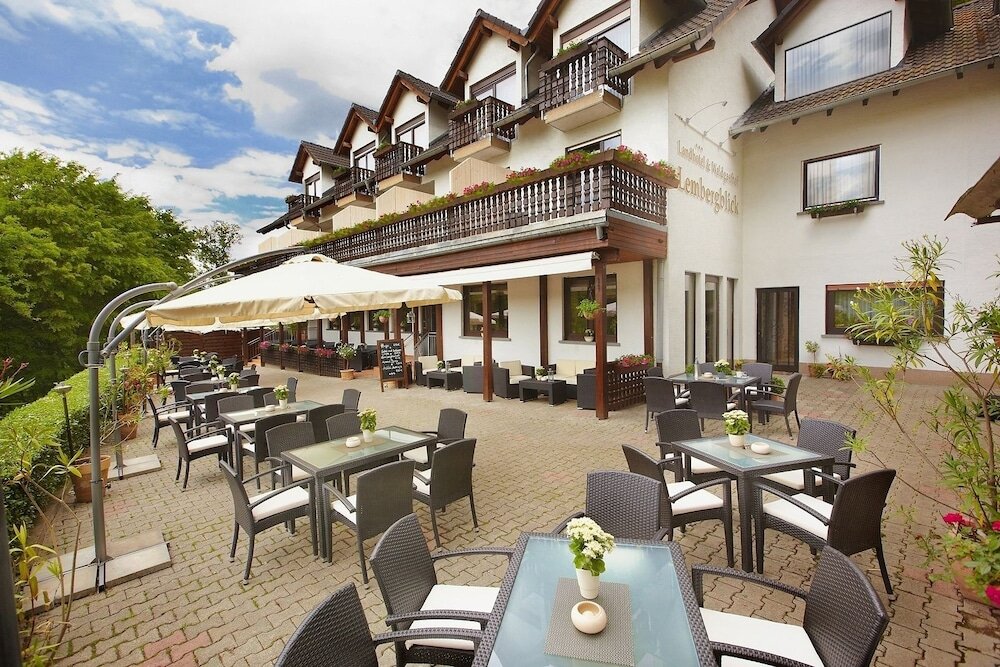 Landhotel Lembergblick - carbon neutral hotel in Feilbingert