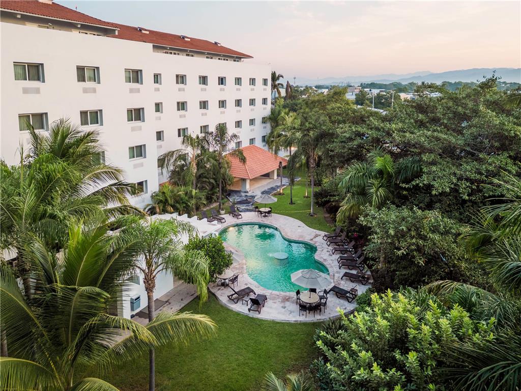 Comfort Inn Puerto Vallarta Golfside & Marina — hotel near Puerto Vallarta International Airport