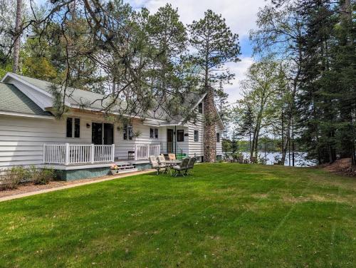 Sunrise Shores Retreat in Three Lakes WI — hotel in Three Lakes