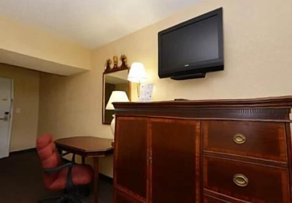 Americas Best Value Inn Smithfield - photo 16