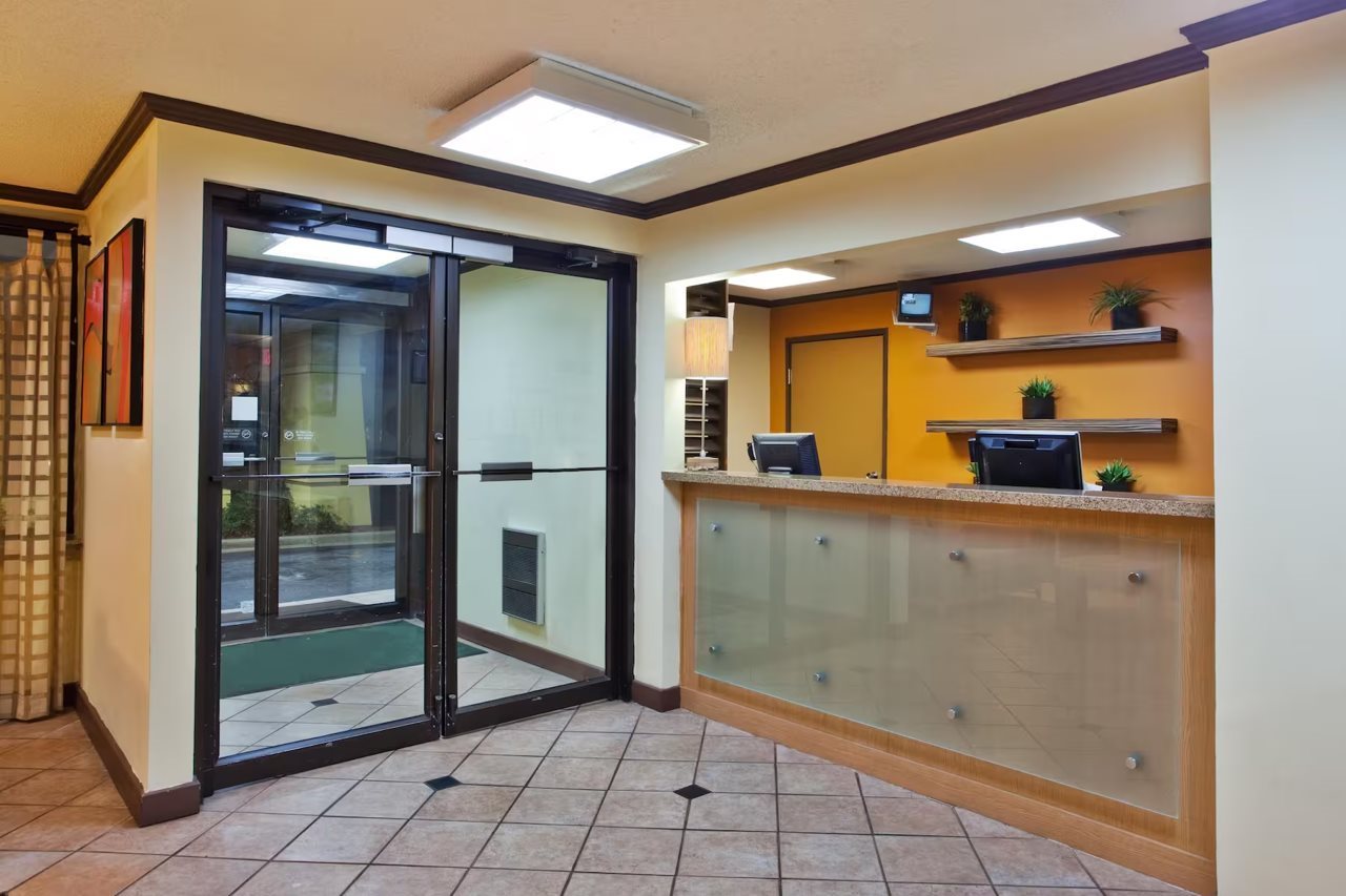 Travelodge by Wyndham Columbus State University - photo 8