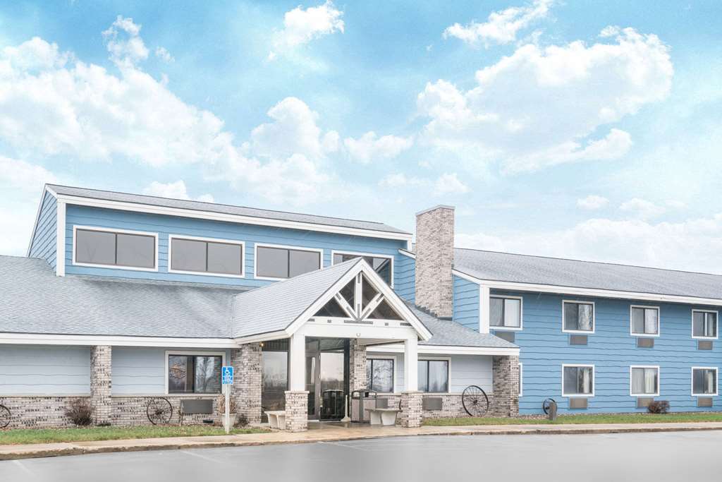Baymont by Wyndham Kasson Rochester Area pet-friendly hotel Kasson