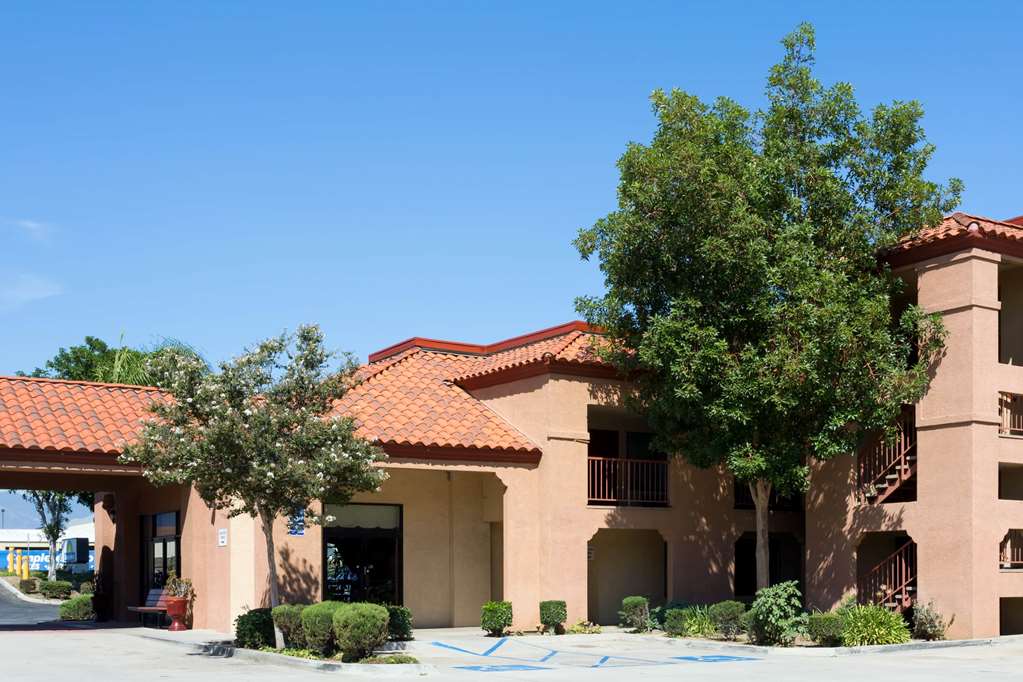 Days Inn by Wyndham Fontana Rialto in Bloomington, United States