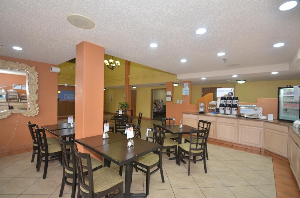 Ramada by Wyndham Santa Fe - photo 34