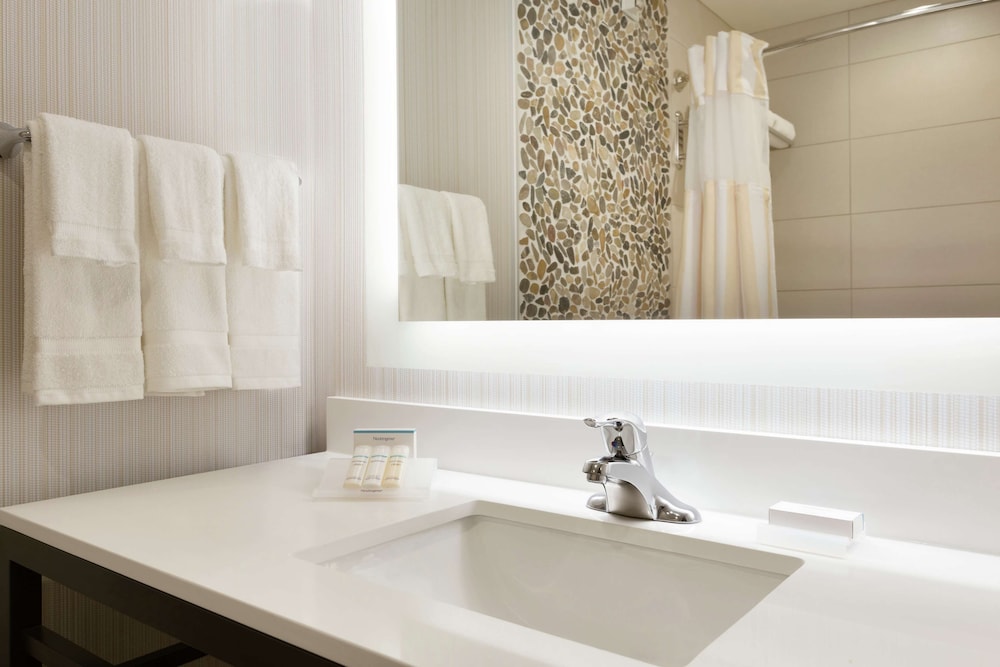 Hilton Garden Inn Pittsburgh Airport South Robinson Mall - photo 17