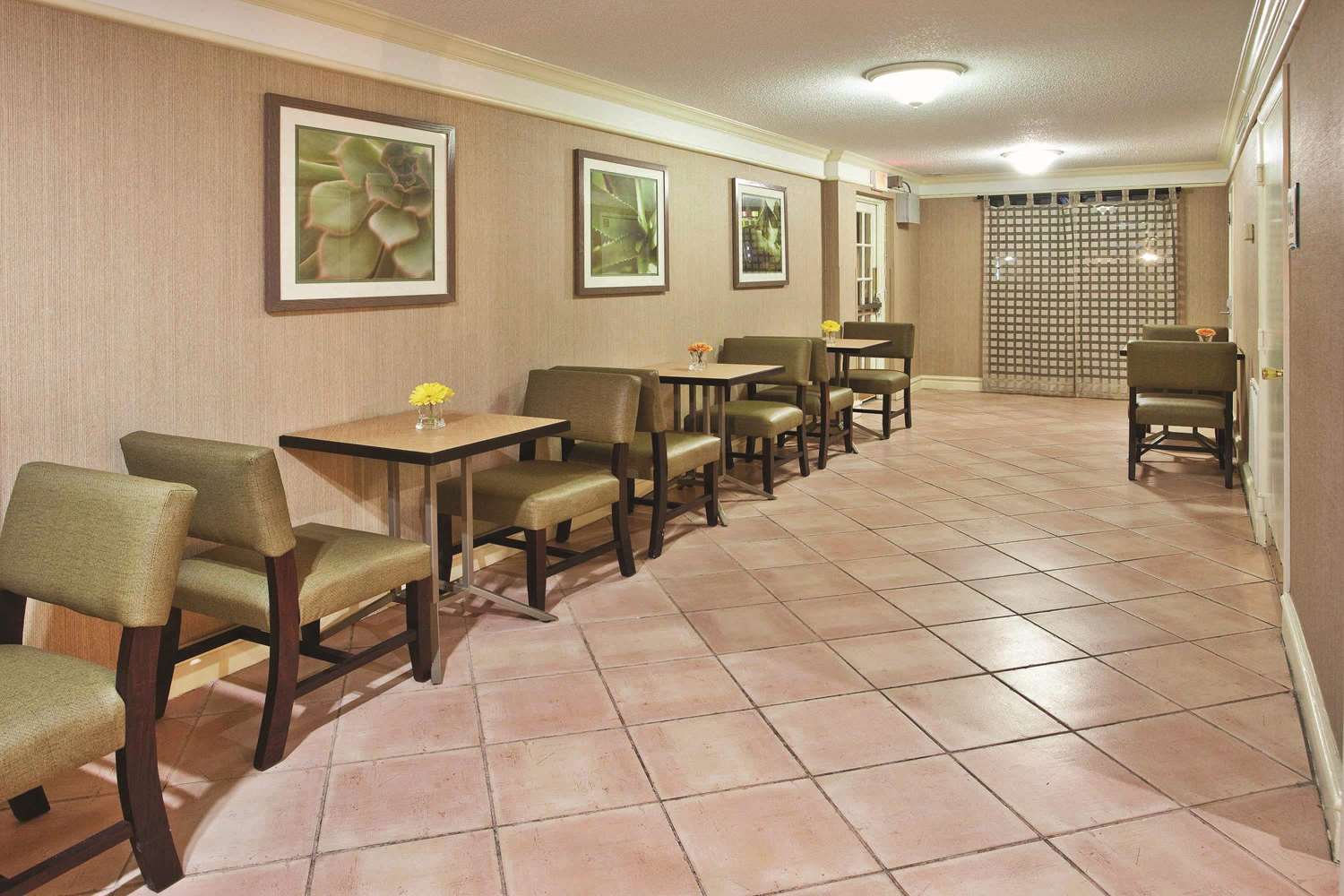 La Quinta Inn Savannah Midtown - photo 13