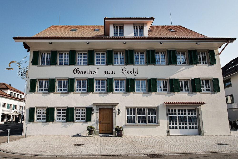 Gasthof zum Hecht — 4-Star Luxury Hotel in Fehraltorf, Switzerland