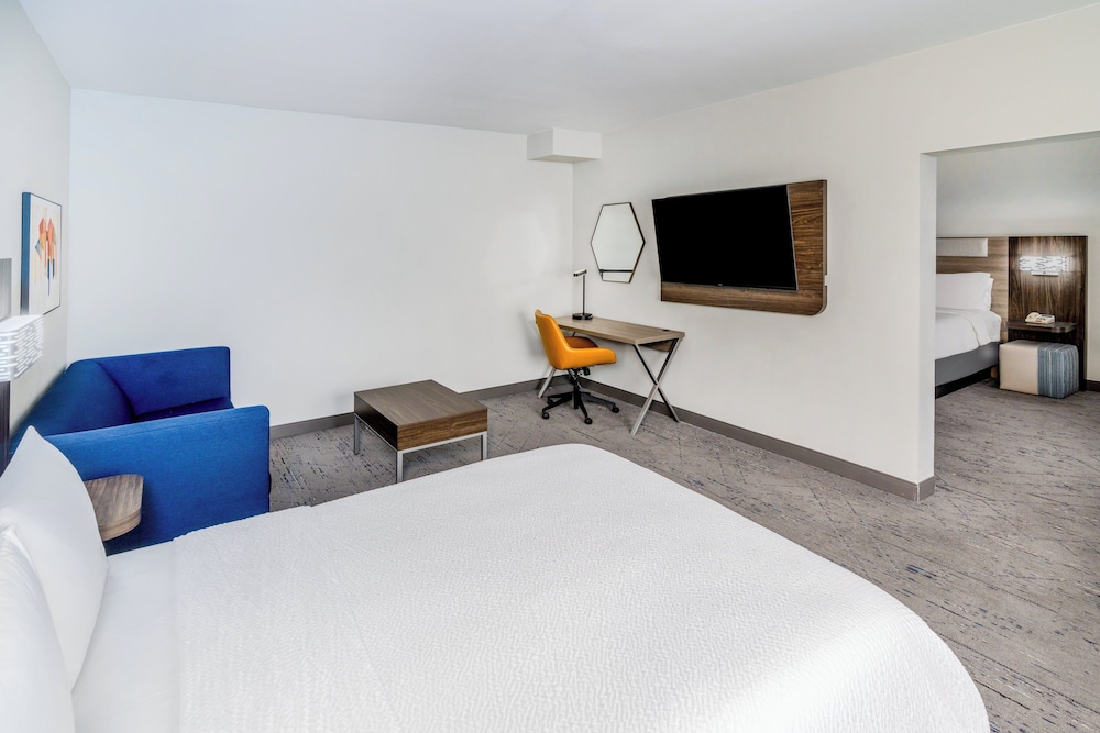 Holiday Inn Express Hotel & Suites Denver North Thornton by IHG - photo 5