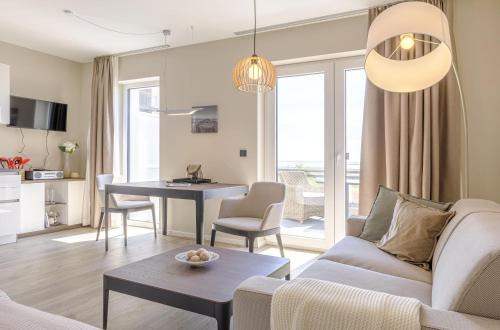 Kleine Strandoase Ferienwohnung mit Südbalkon Wellness & Boddenblick — 4-Star Luxury Hotel in Wustrow, Germany