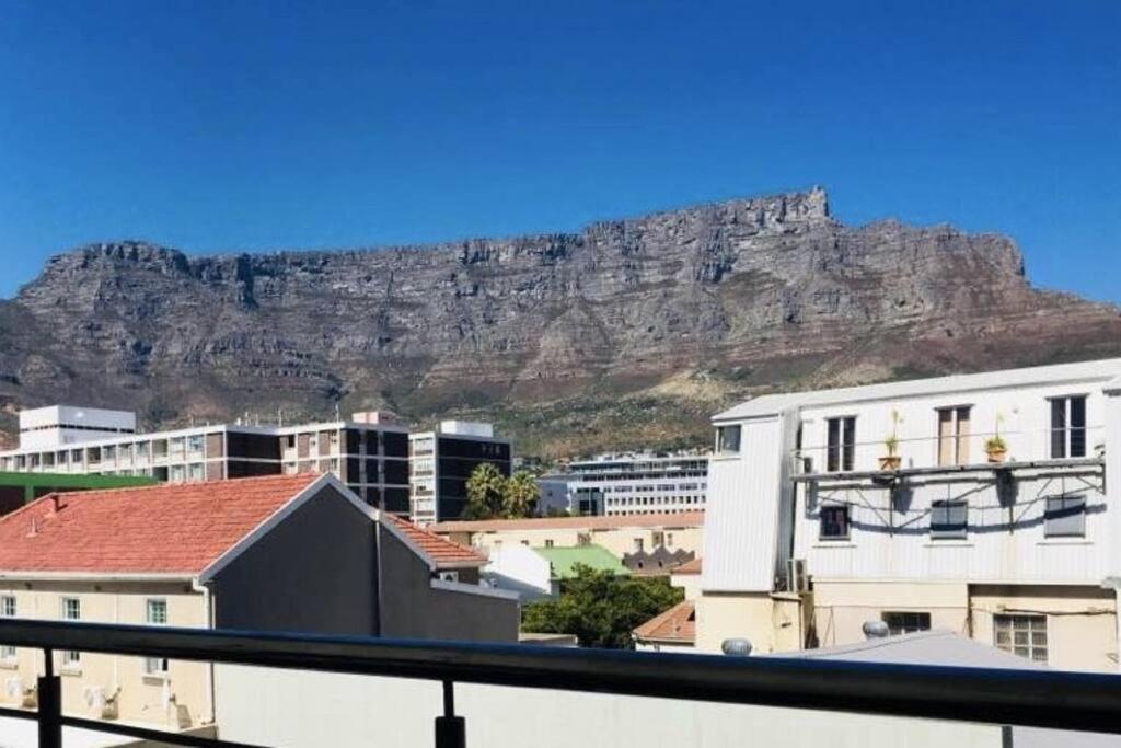 5th Floor City Center 3Bed Central and Spacious