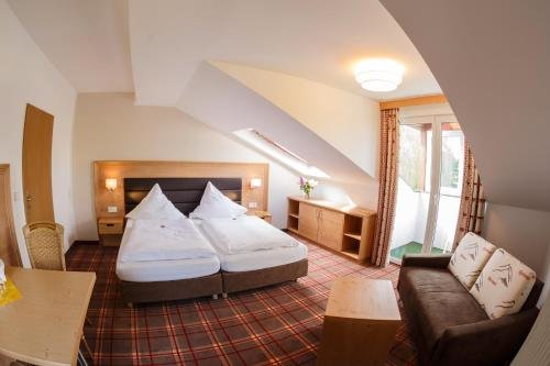 Kur und Feriencamping Max 1 — 4-Star Luxury Hotel in Bad Fussing, Germany
