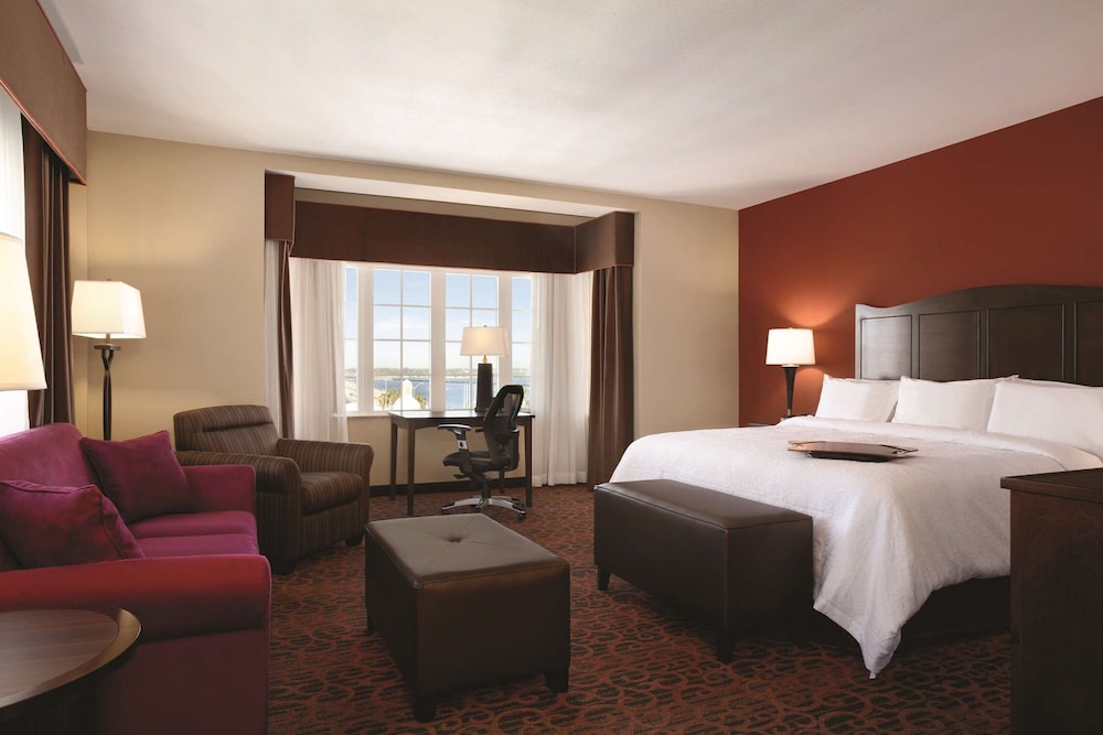 Hampton Inn & Suites Bradenton Downtown Historic District - photo 14