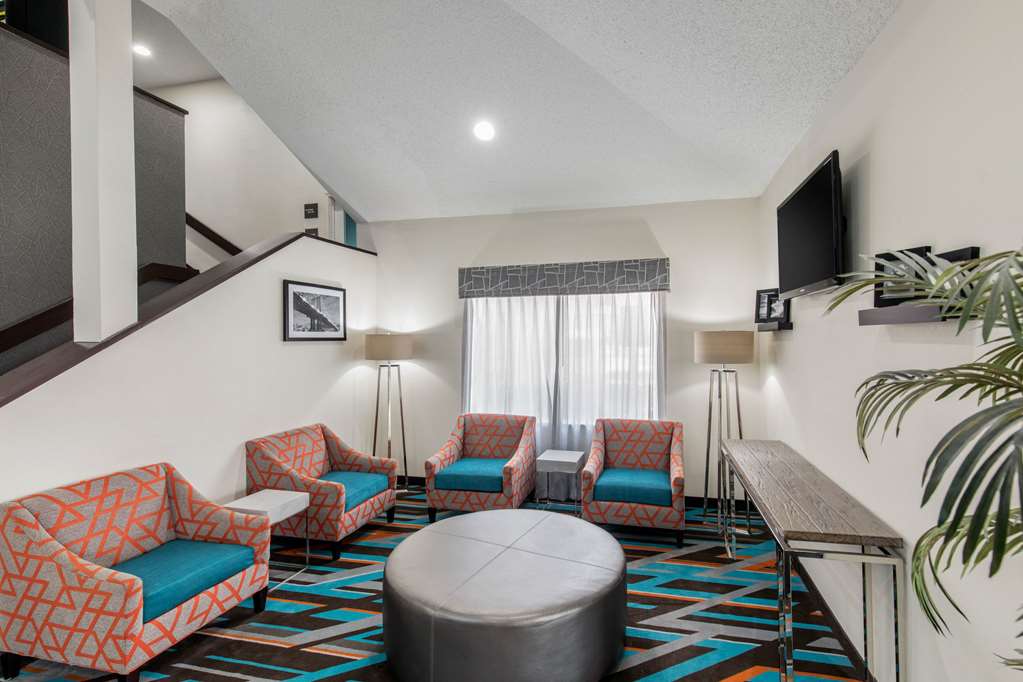 Clarion Inn & Suites DFW North - photo 7