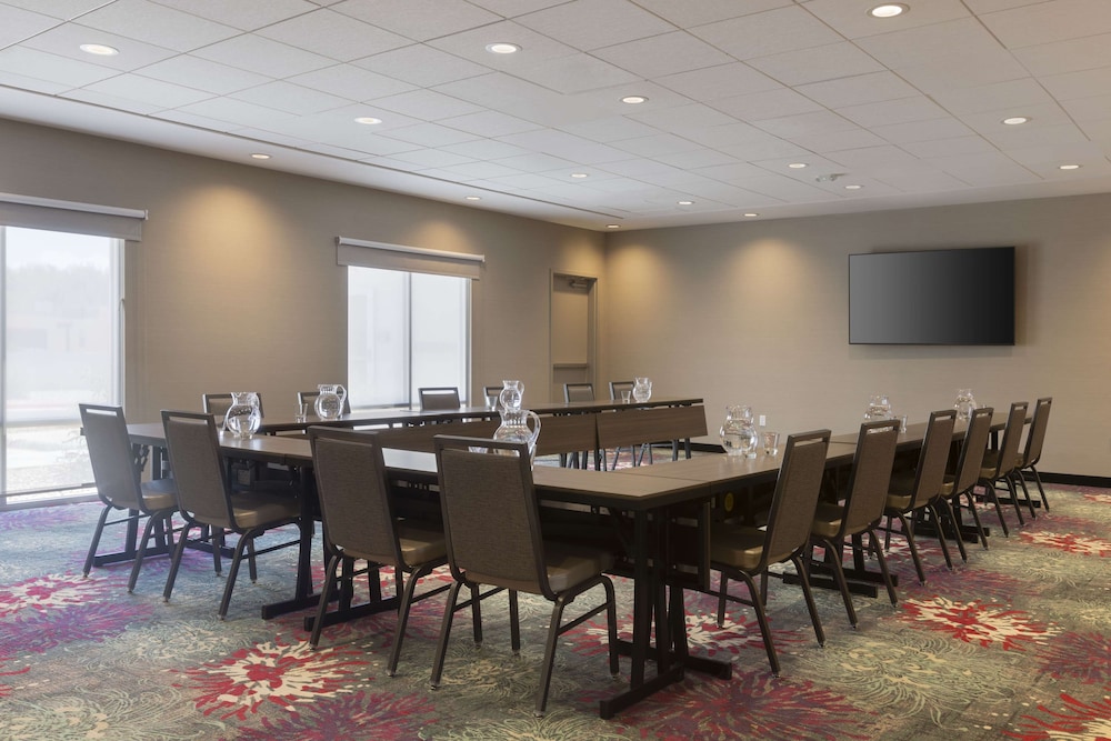 Home2 Suites By Hilton Clovis - photo 22