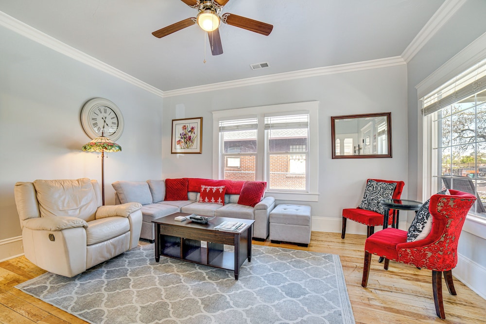 Walk to Midtown: Charming Reno Retreat