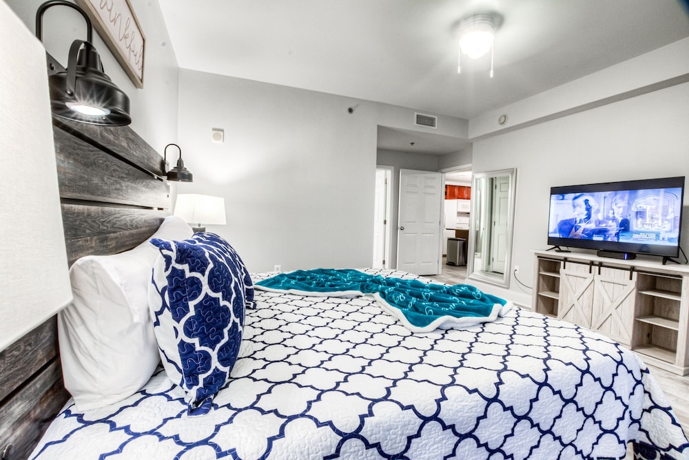 Laketown Wharf Resort by Aneliya's Rentals - photo 69