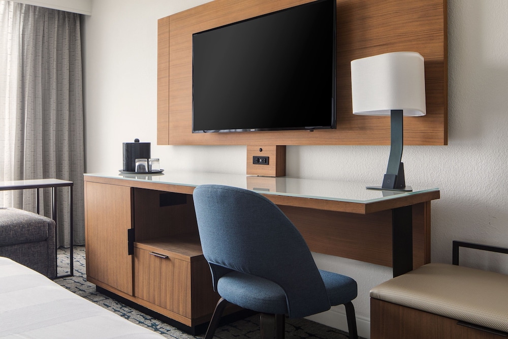 Houston Marriott South at Hobby Airport - photo 13