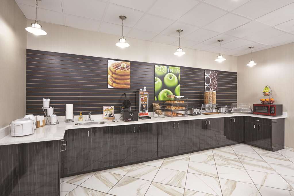 La Quinta Inn & Suites by Wyndham Springfield IL - photo 49