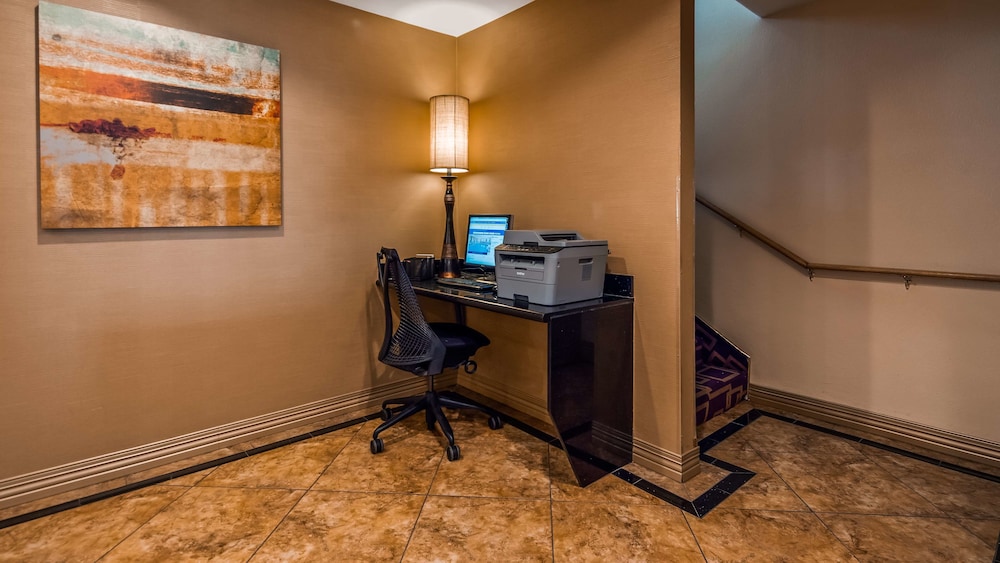 Best Western J. C. Inn - photo 24